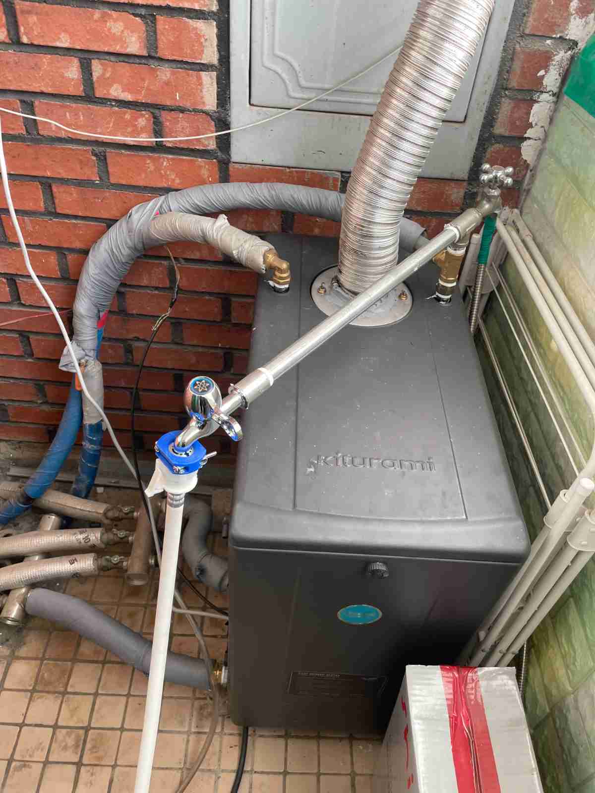 백암면 강림빌라 보일러 배관 연결부 상세 점검 - 급수 급탕 라인 확인