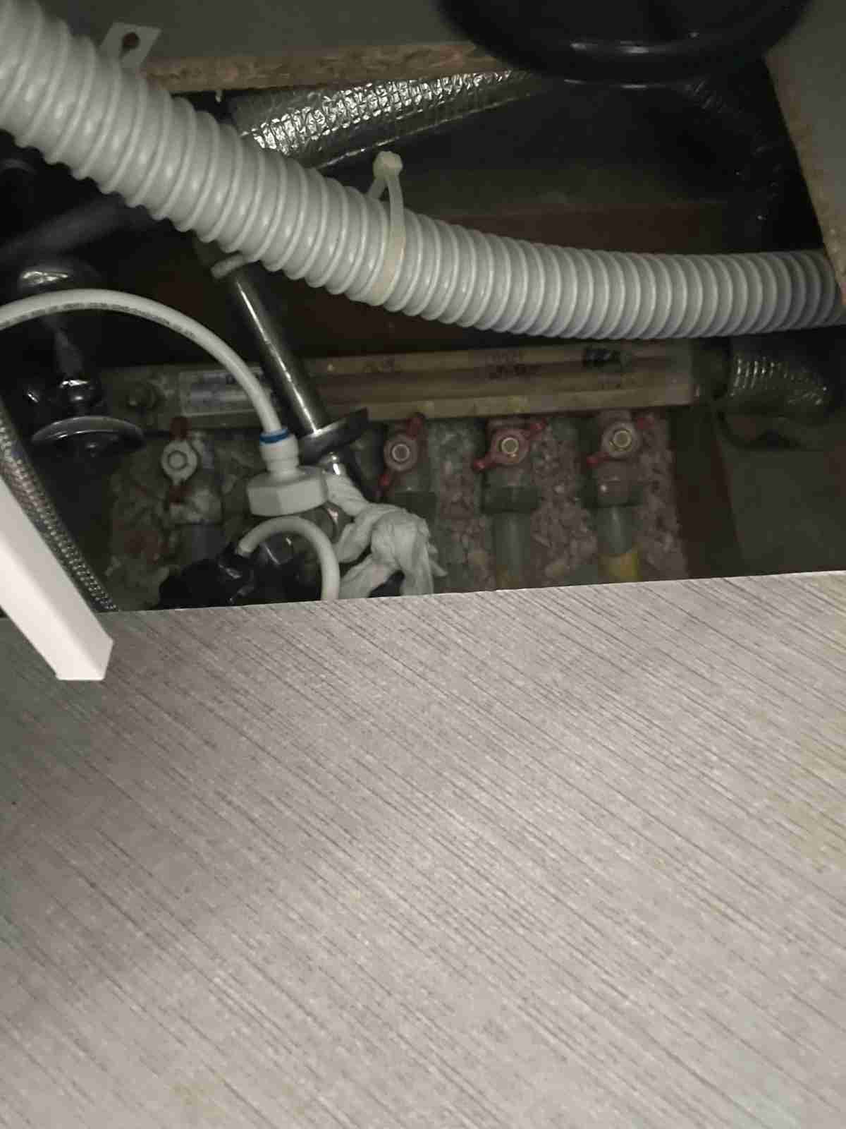 백암면 강림빌라 온수분배기 배관 피팅 석회 침착 상태 확인