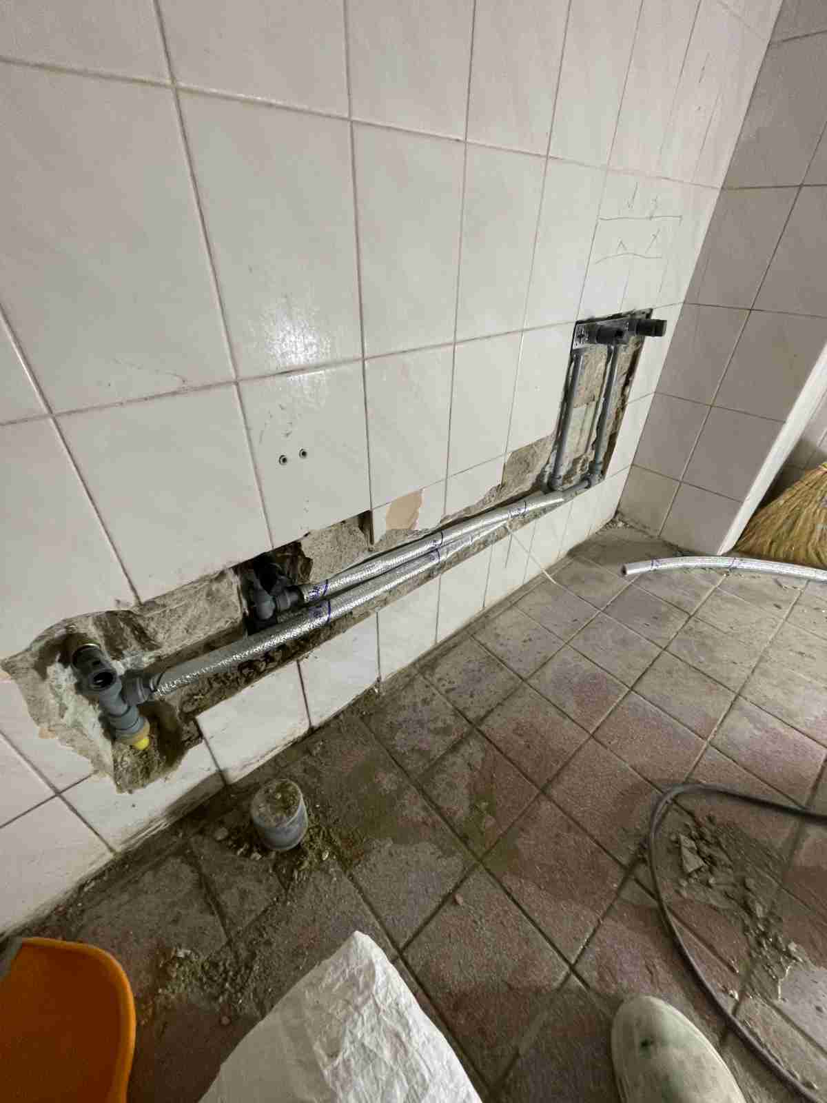 수전 위치까지 신규 배관 경로 시공 완료