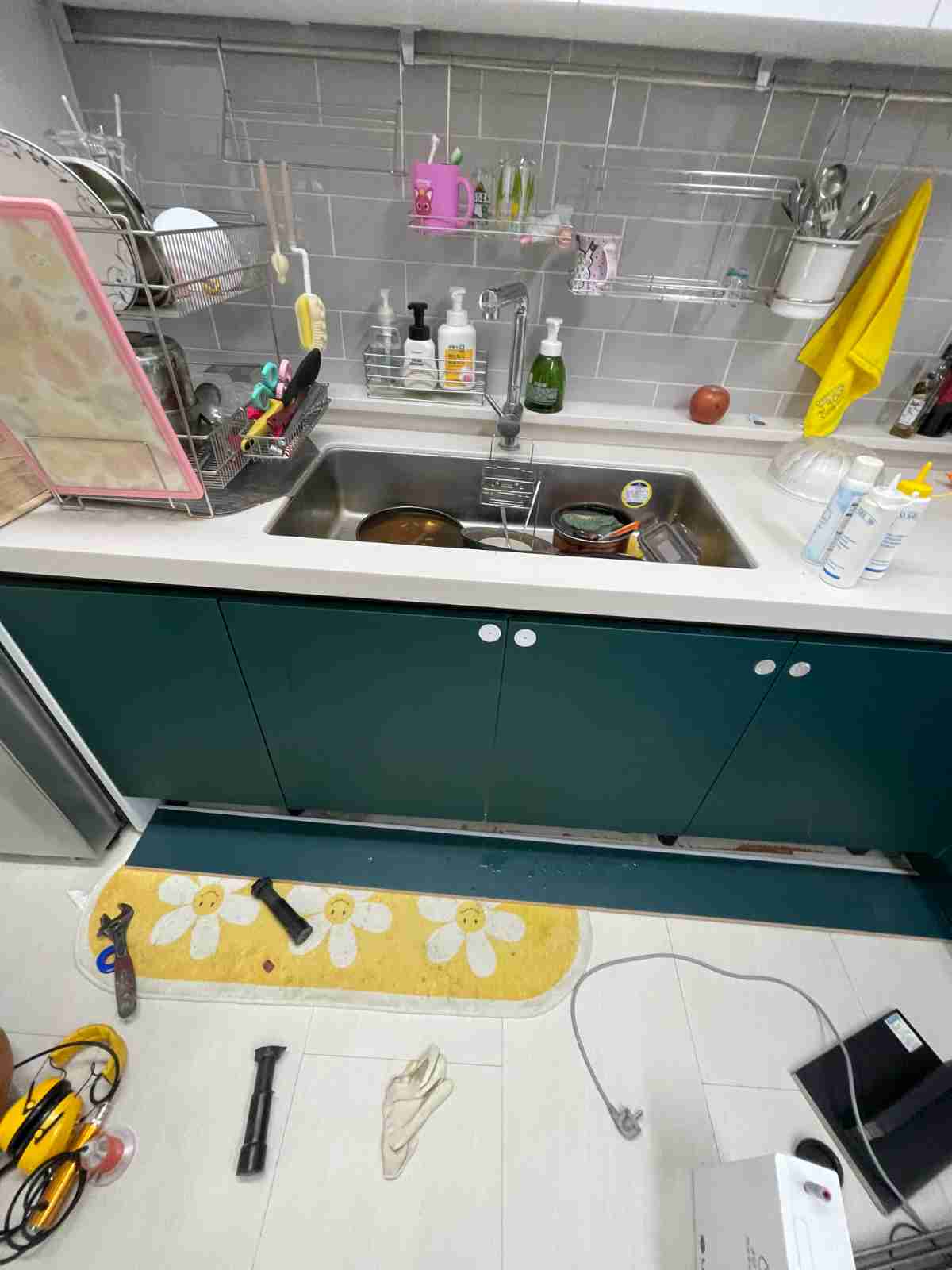 주방 싱크대 전체 현황 및 도구 준비