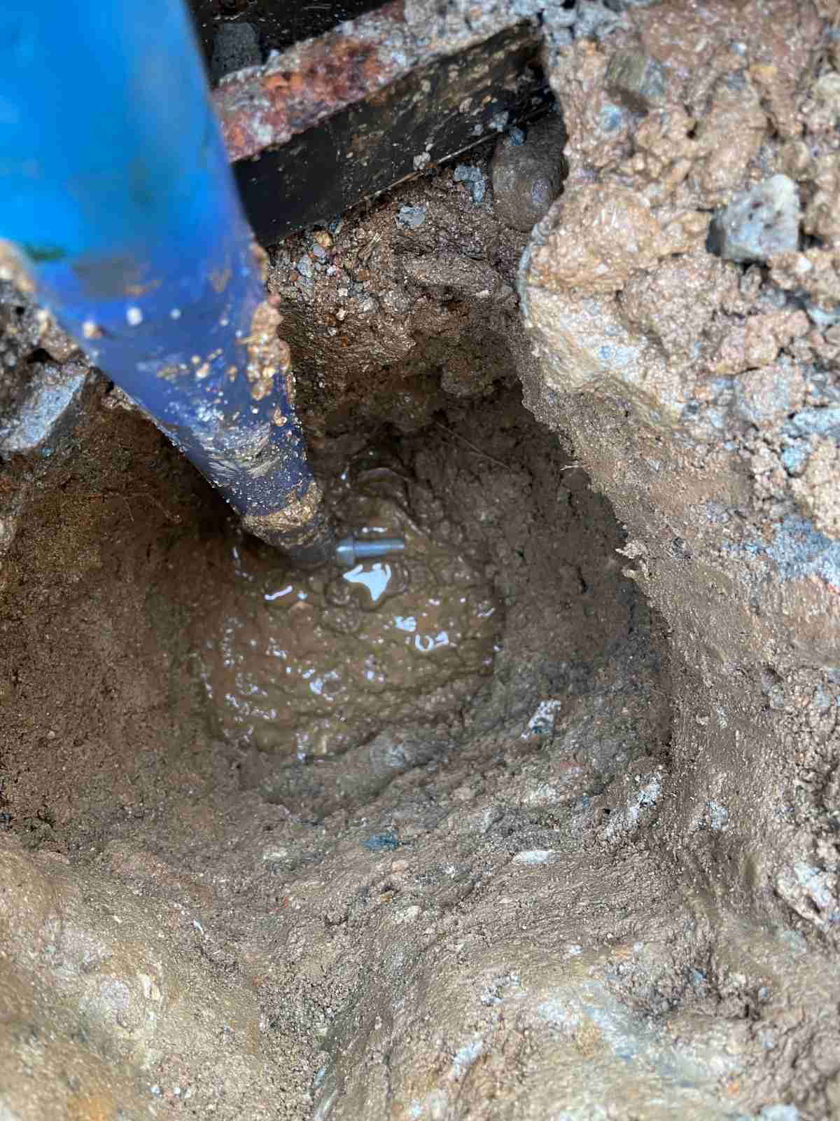 처인구 타운하우스 부동전 하부 PE 배관 연결부 누수 확인