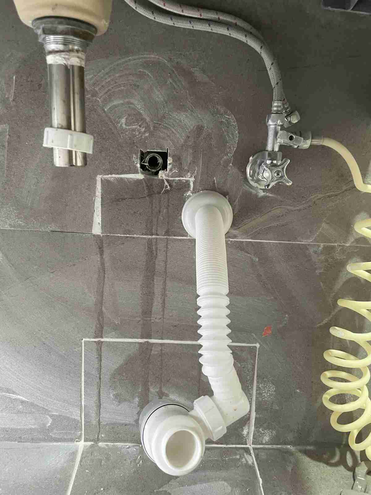 용인 기흥구 장미마을 래미안 아파트 세면대 배수관 전체 재연결