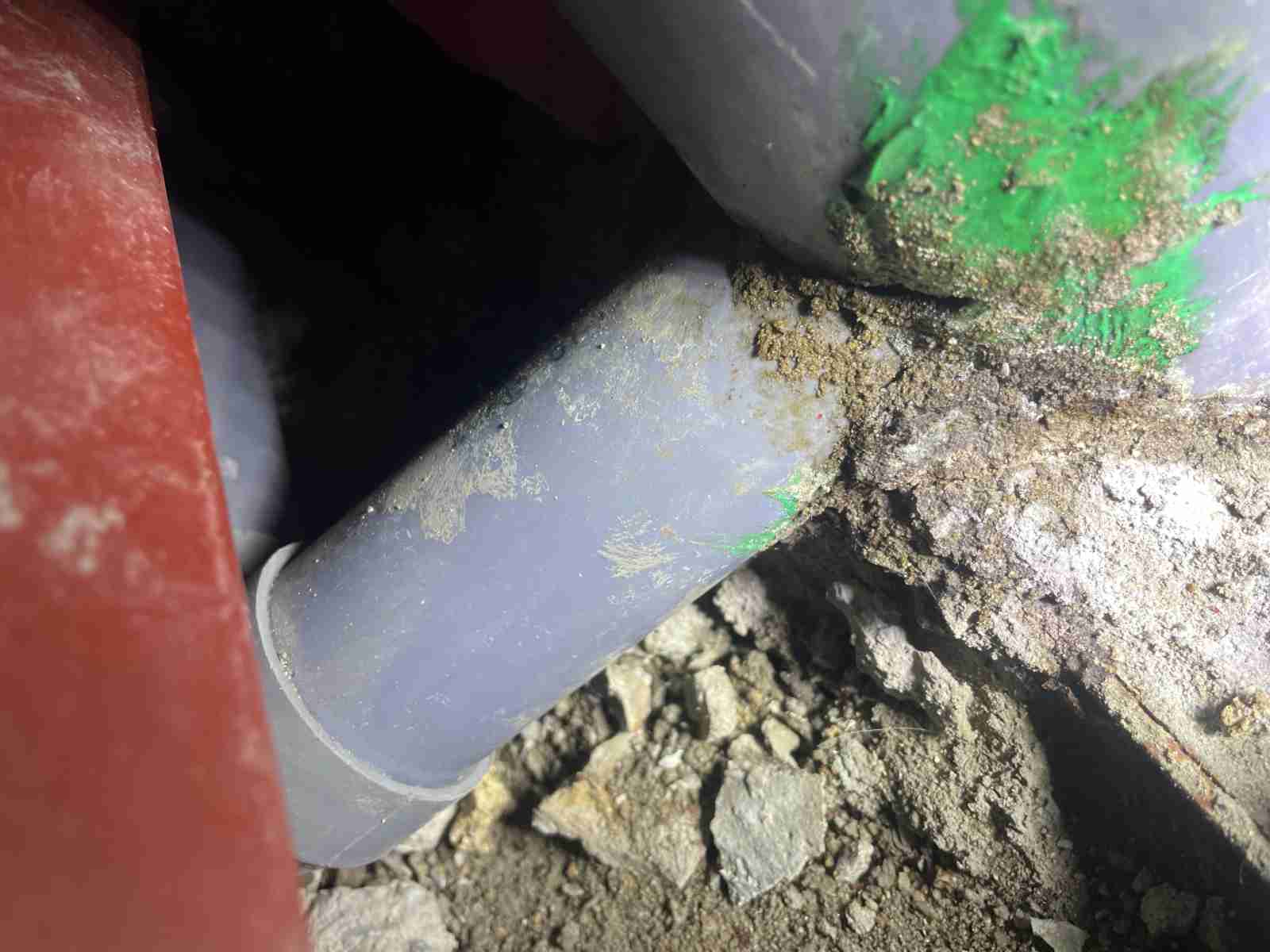 아파트 공용배관 교체용 스테인리스 배관 피팅 준비 작업