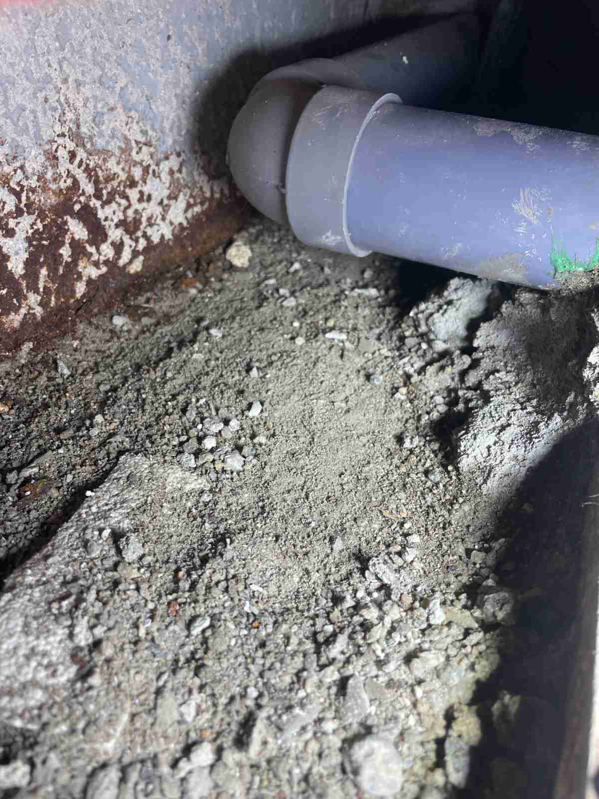 용인 처인구 아파트 소화전 뒤 신규 배관 설치 연결 작업 현장