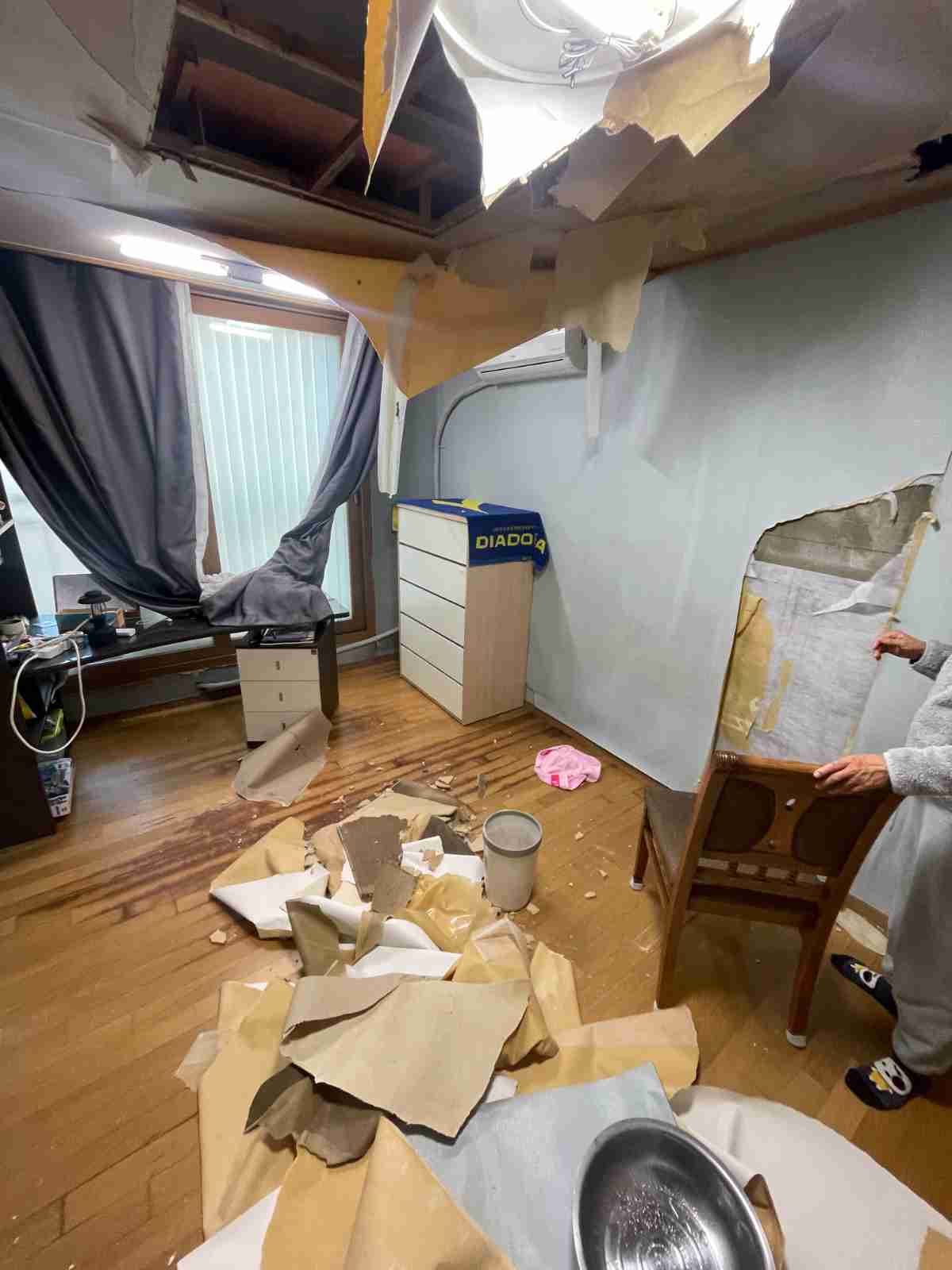 용인 처인구 역북동 보성아파트 아래층 안방 천장 누수 피해 상태