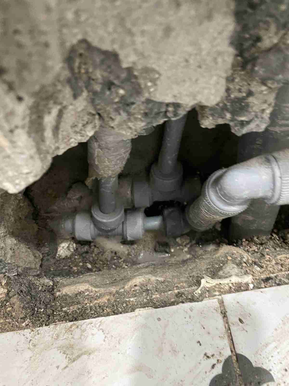 용인 처인구 보성아파트 욕조 하부 배관 작업 후 깔끔한 재시공