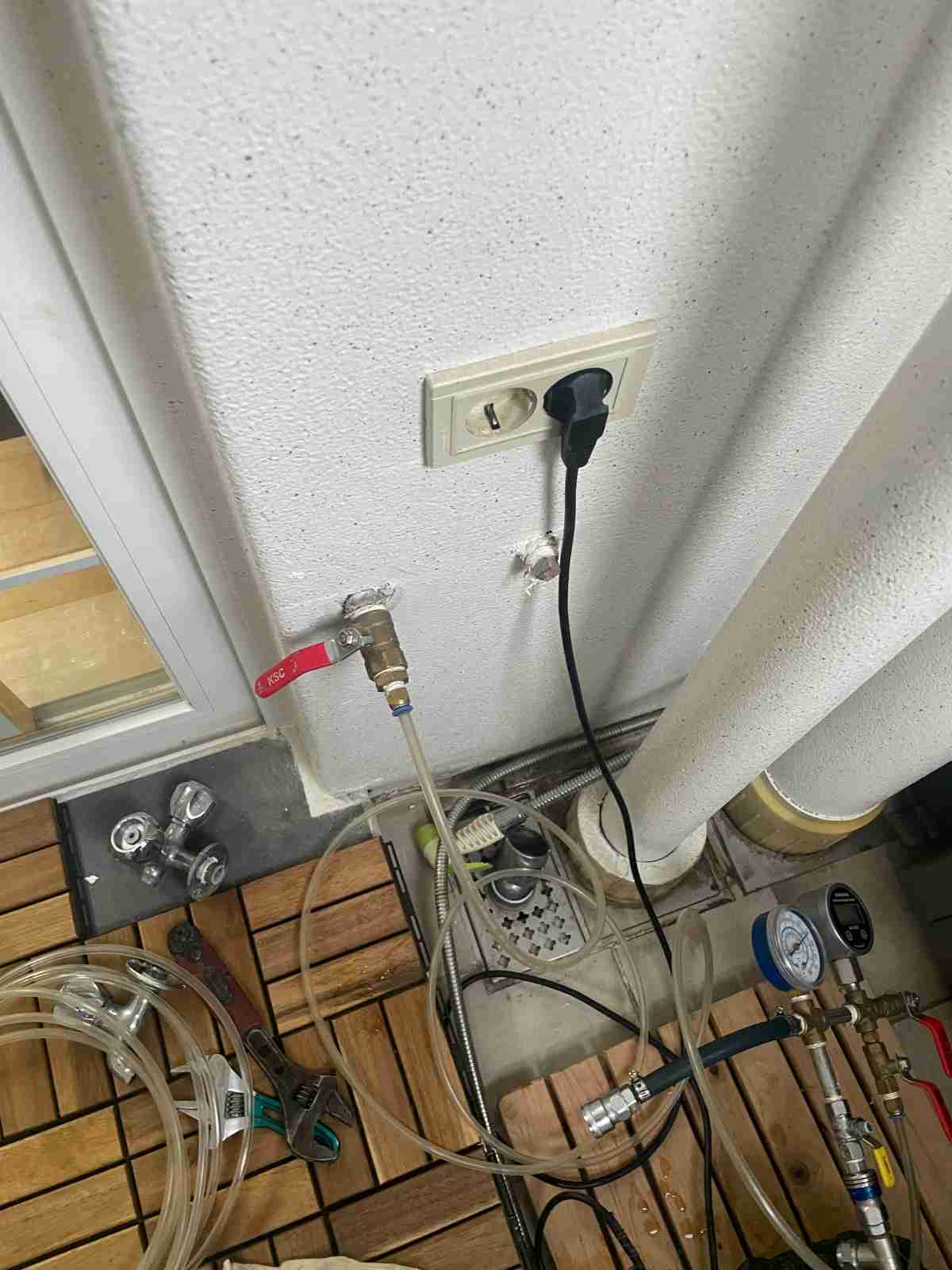 용인 기흥구 아파트 현관 신발장 하부 매립 온수배관 누수 진단