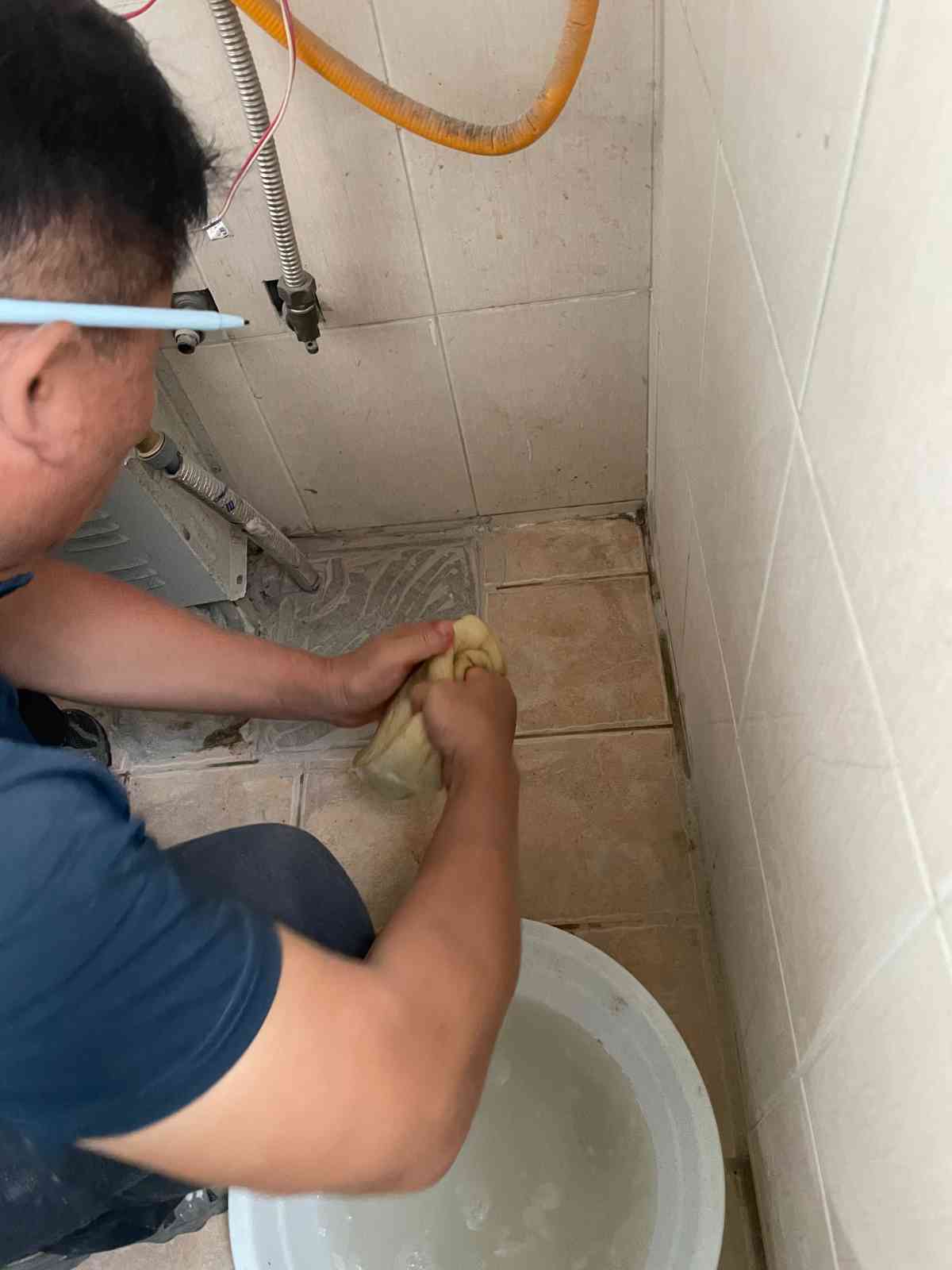 용인 처인구 PB배관 누수 위치 직접 손으로 확인하는 누수탐지 현장