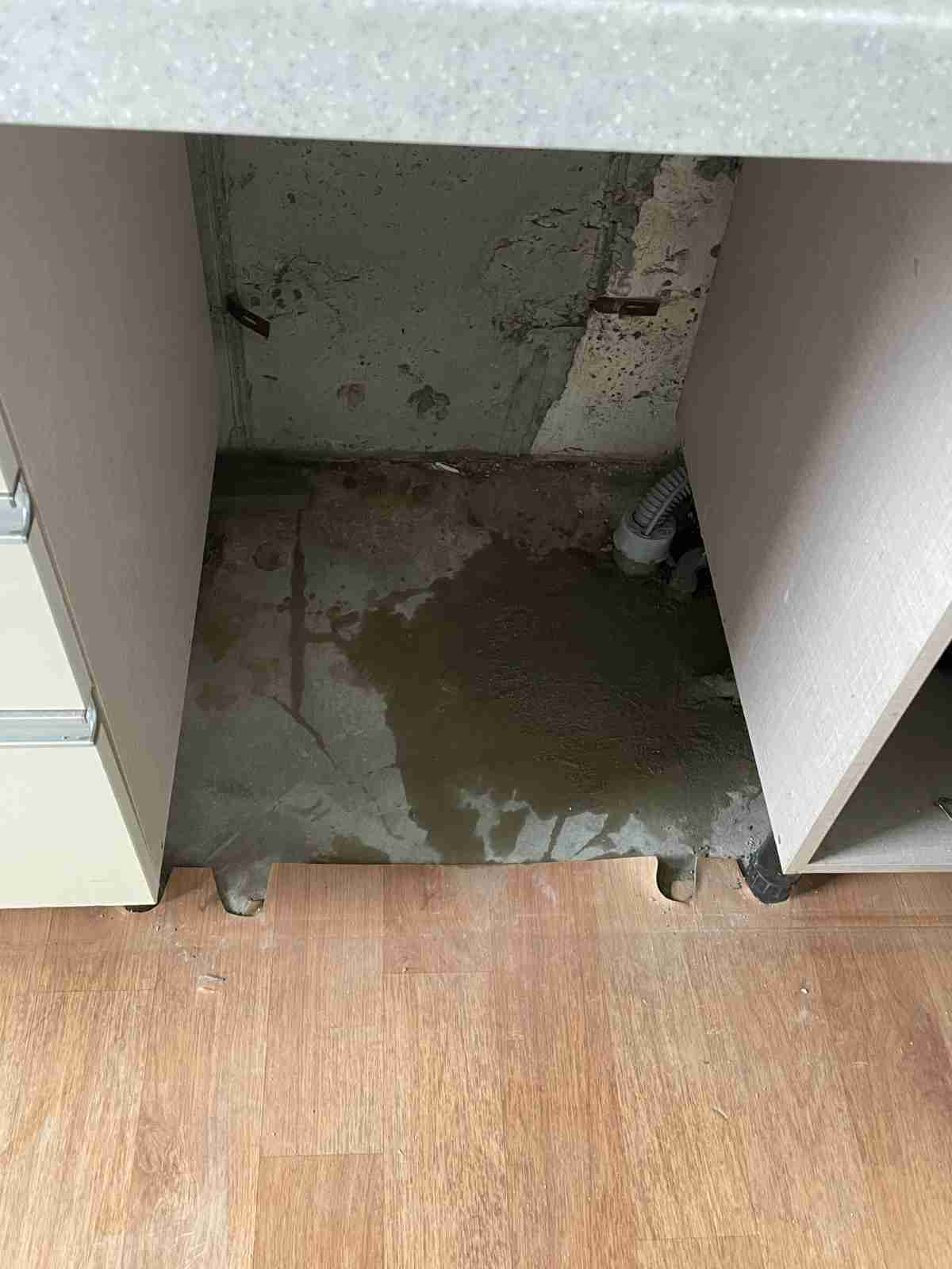 기흥구 언남동 빌라 싱크대 하부 건조 및 정리 - 분배기 교체 마무리 작업