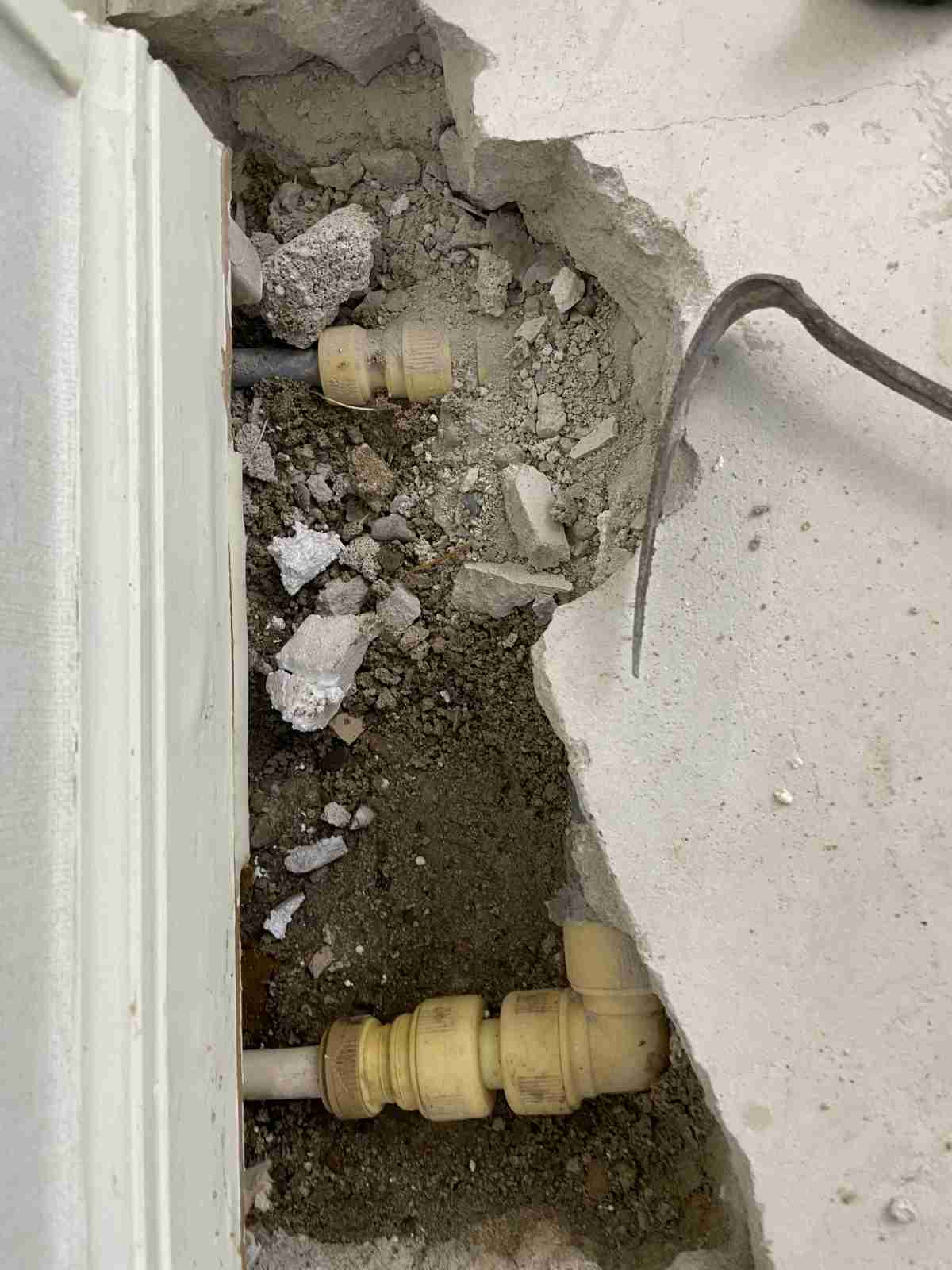 용인 처인구 벽 하부 마감 복구 - 건조 후 마감 정리