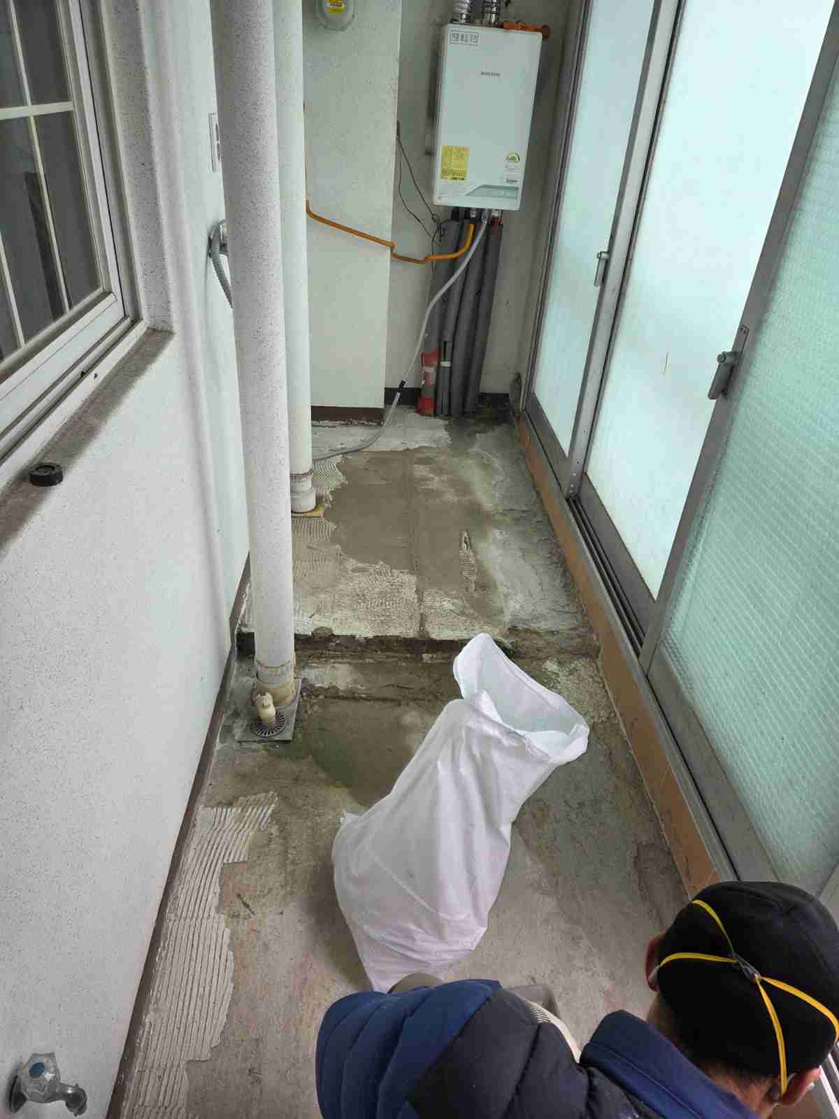 처인구 누수 원인 점검 - 김량장동 아파트 베란다 모서리 방수층 들뜸과 균열
